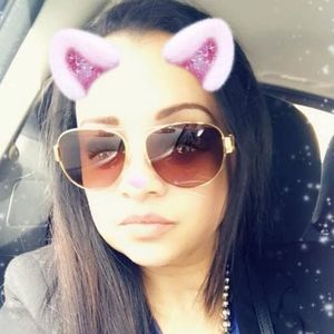 Meet your Posher, Whendii